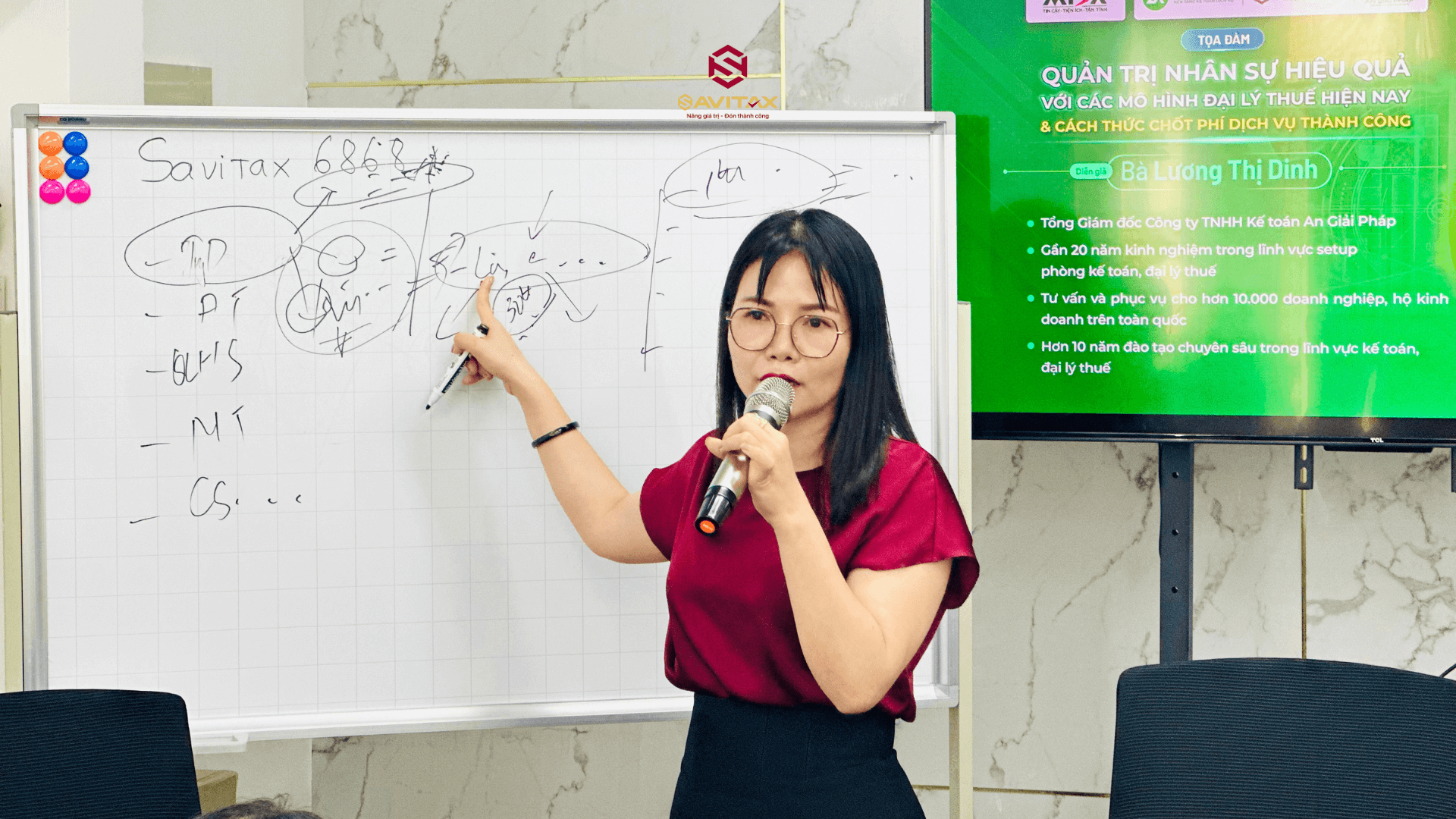 Bà Lương Thị Dinh - Tổng giám đốc công ty TNHH kế toán An Giải Pháp