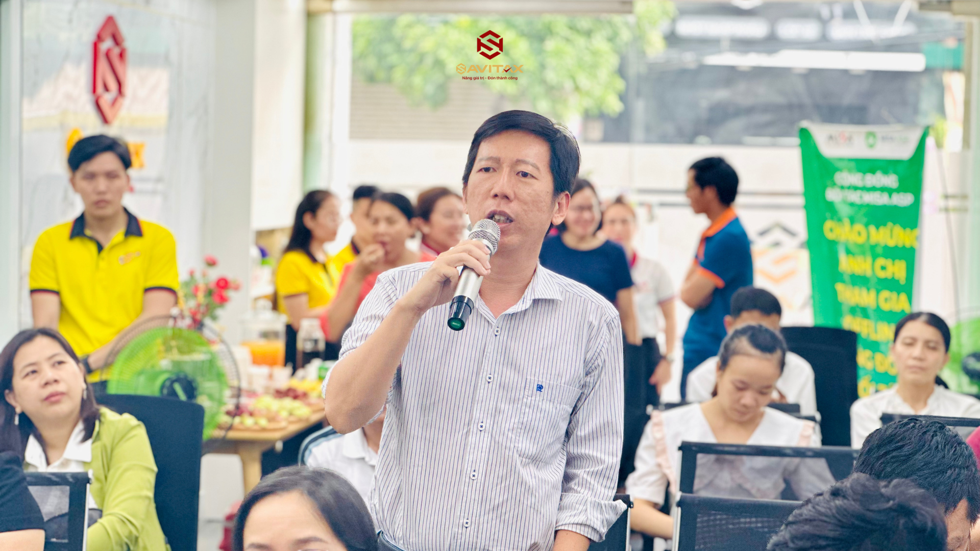 Mọi người đều rất nhiệt tình đặt câu hỏi và mong được giải đáp để áp dụng những kiến thức đó vào công việc tại đơn vị của mình.
