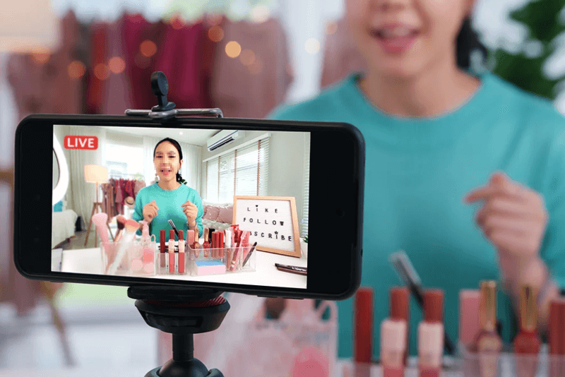 Trốn thuế khi livestream bán hàng sẽ bị chuyển hồ sơ sang công an