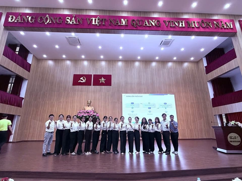 Cả team Savitax cùng cố hỗ trợ hết mình
