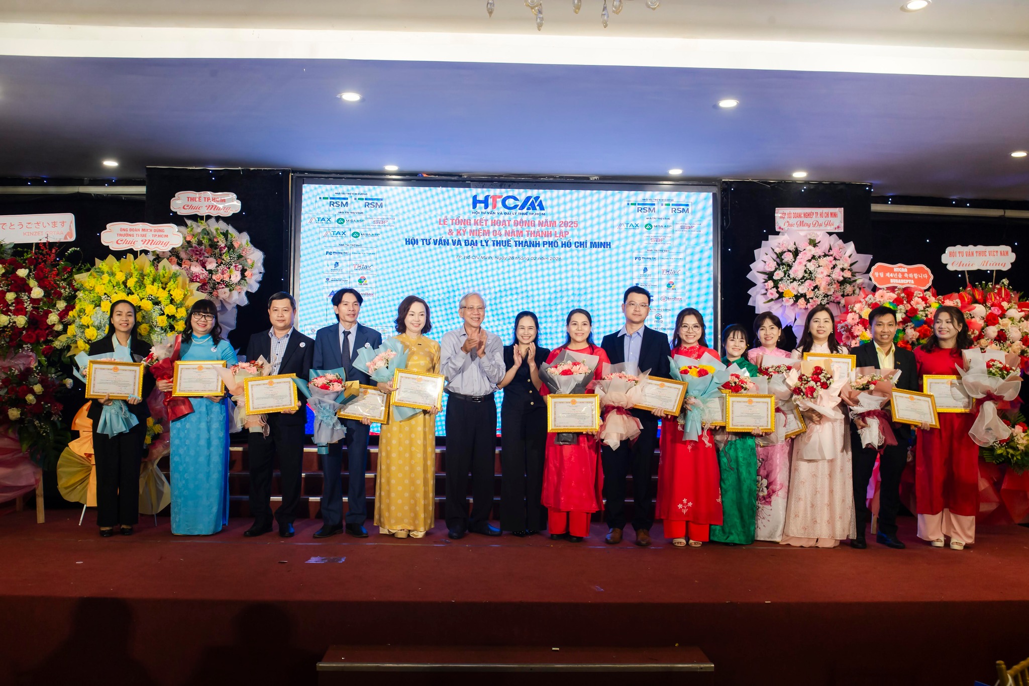 Giấy khen từ Hội Tư vấn & Đại lý Thuế TP.HCM (HTCAA)